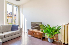 Ticinese and Navigli District Bright APT